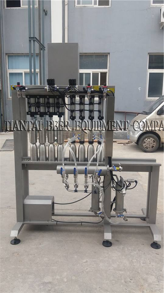 <b>4 head automatic beer bottling machine with capper</b>